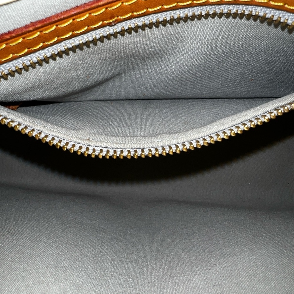 Louis Vuitton Vernis PM Handbag - Picture 8 of 13